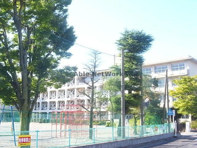 小学校　大垣市立静里小学校（小学校）まで813m