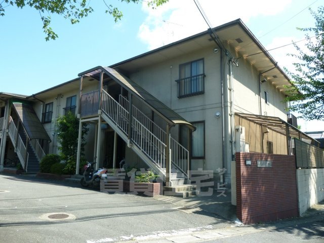 京都市伏見区醍醐西大路町のマンションの建物外観