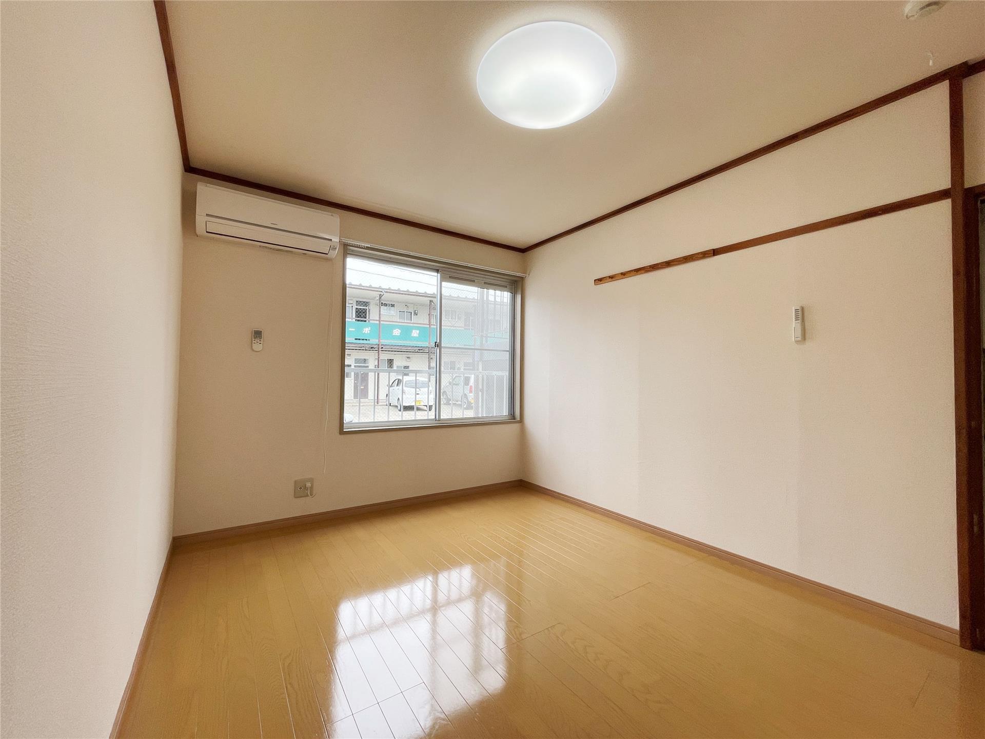 居室・リビング　帖洋室