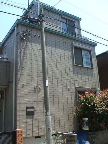 新宿区市谷加賀町のマンションの建物外観