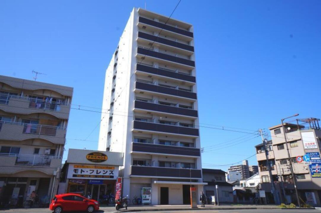 松山市本町のマンションの建物外観