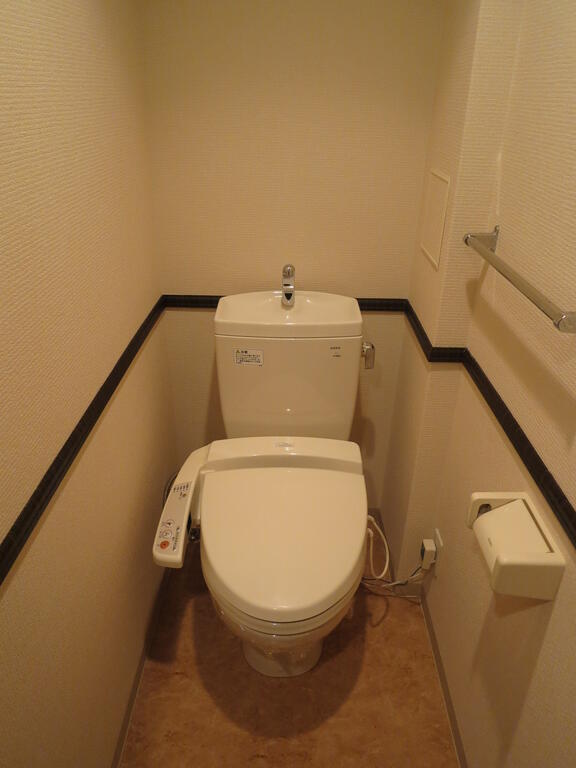 トイレ　同タイプの参考写真です。