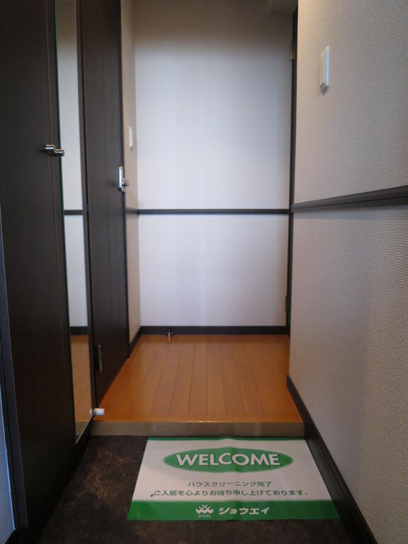 玄関　同タイプの参考写真です。