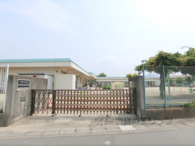 【近江八幡市友定町のアパートの幼稚園・保育園】