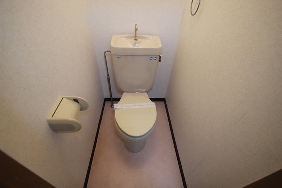 トイレ　※別号室の写真となります。※別号室の写真となります。