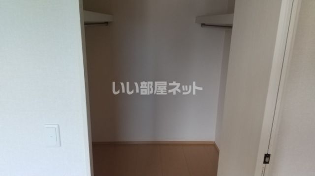 【八尾市柏村町のアパートの収納】