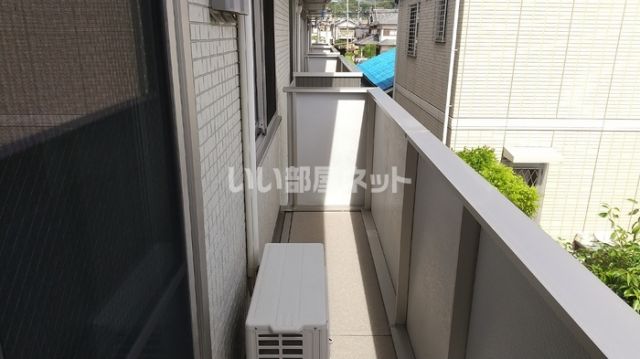 【八尾市柏村町のアパートのバルコニー】