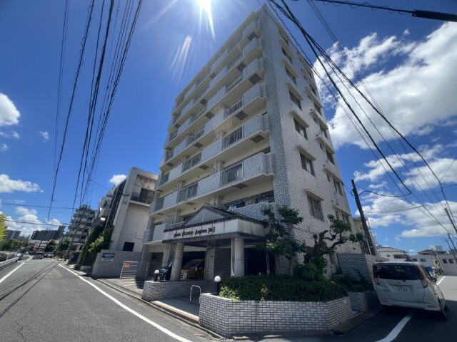 北九州市八幡西区穴生のマンションの建物外観