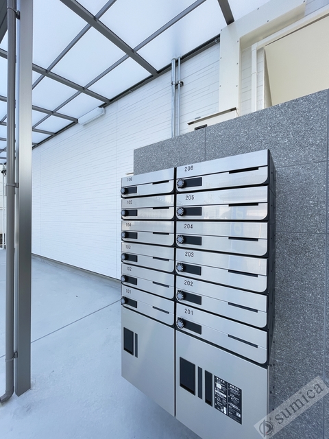 エントランス　便利な宅配ボックスを完備♪♪