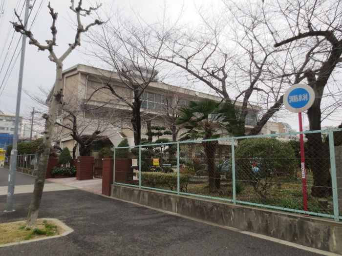 小学校　千早公園（小学校）まで300m