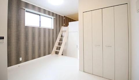 居室・リビング　室内