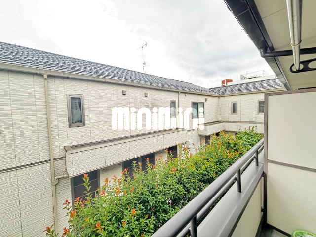 眺望　収集ＢＯＸと駐輪場