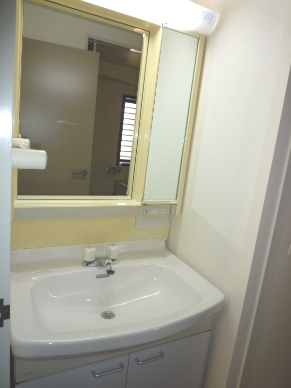 洗面設備　※反転タイプのお部屋の写真になります。