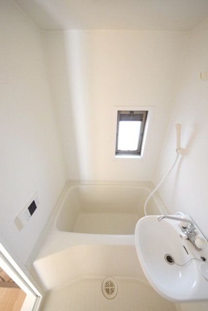 バス・シャワールーム　★清潔感のあるバスルームです★