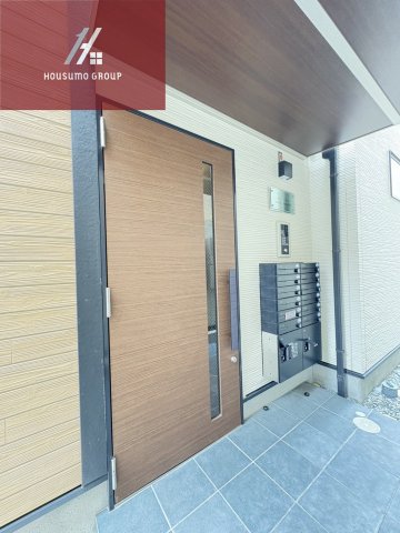 エントランス　落ち着いたエントランスです