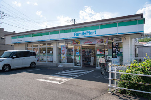 コンビニ　ファミリーマート日野北野街道店（コンビニ）まで395m