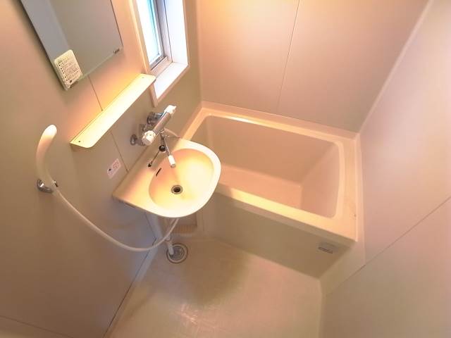 バス・シャワールーム　1日の疲れを癒しましょう。