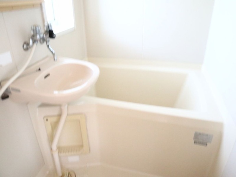 洗面設備　朝の支度はこちらでどうぞ。