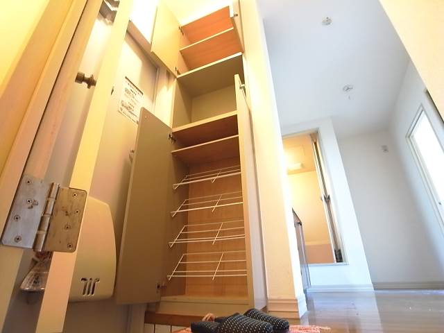 玄関　玄関収納もばっちりです。
