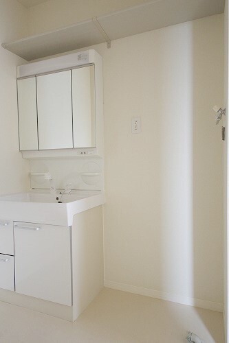 洗面設備　類似室内