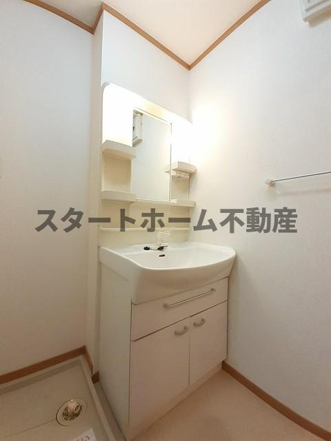 洗面設備　脱衣スペースもあります