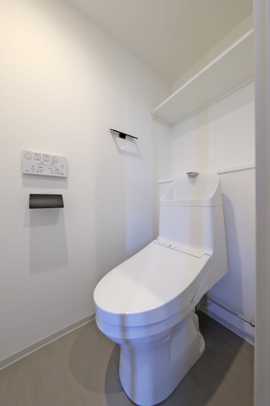 トイレ　温水洗浄便座付トイレ