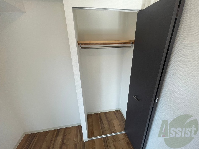 収納　クローゼットは奥行きもあり、荷物が多い方でも安心です。