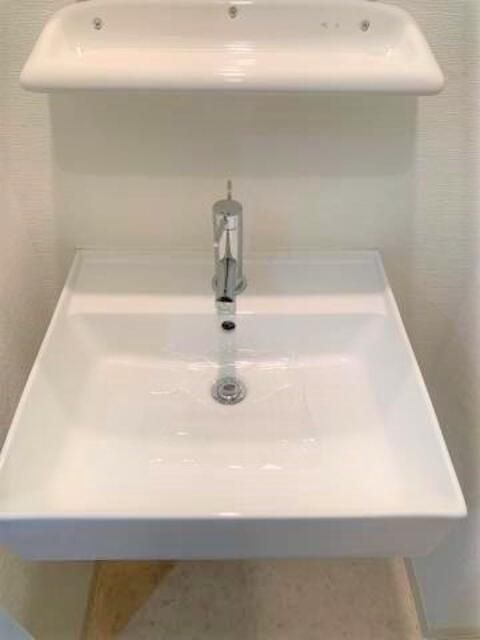 洗面設備　弊社は都内全域の物件をご紹介可能です！