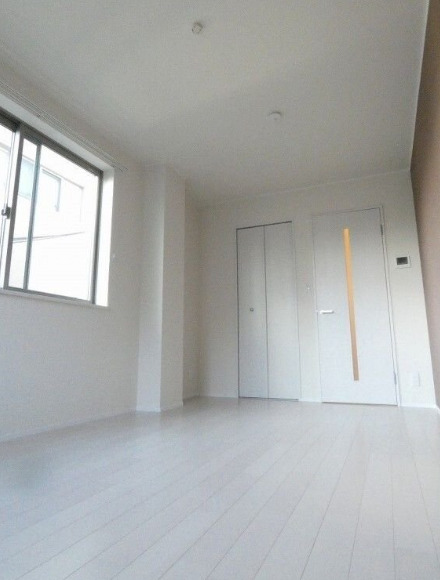 居室・リビング　別部屋の写真を使用しております。