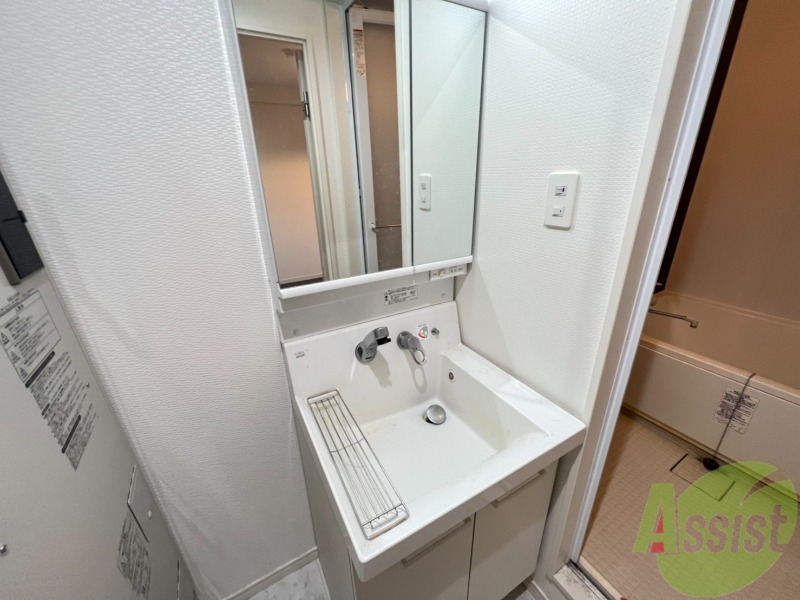 洗面設備　独立洗面台なので、朝の身支度もバッチリです。