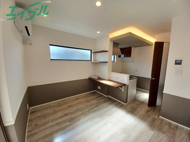 居室・リビング　同型参考写真