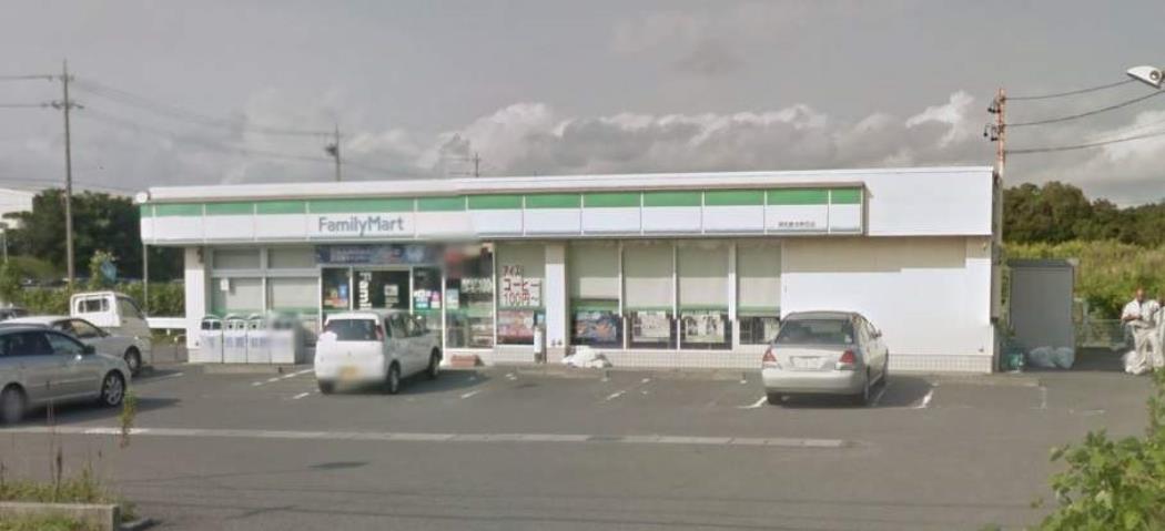 コンビニ　ファミリーマート（コンビニ）まで936m