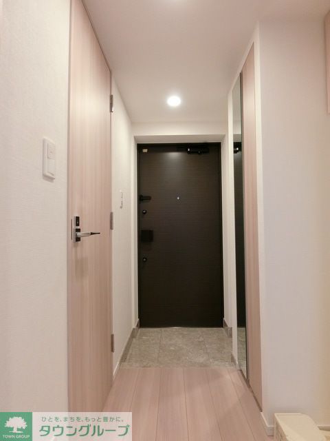 玄関　B タイプ2023年10月撮影 同タイプ507号室の写真で…