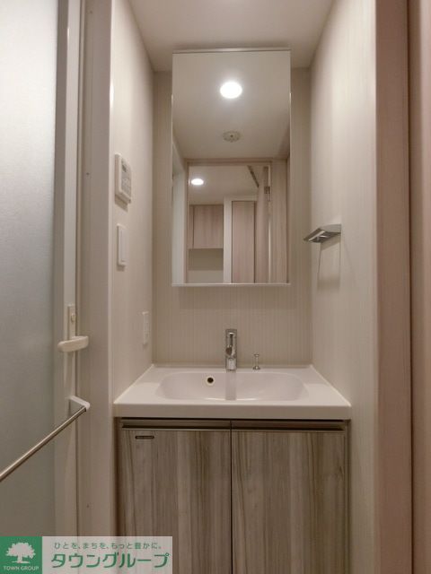 洗面設備　B タイプ2023年10月撮影 同タイプ507号室の写真で…