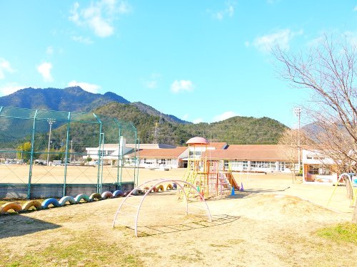 小学校　丹波市立南小学校（小学校）まで2310m