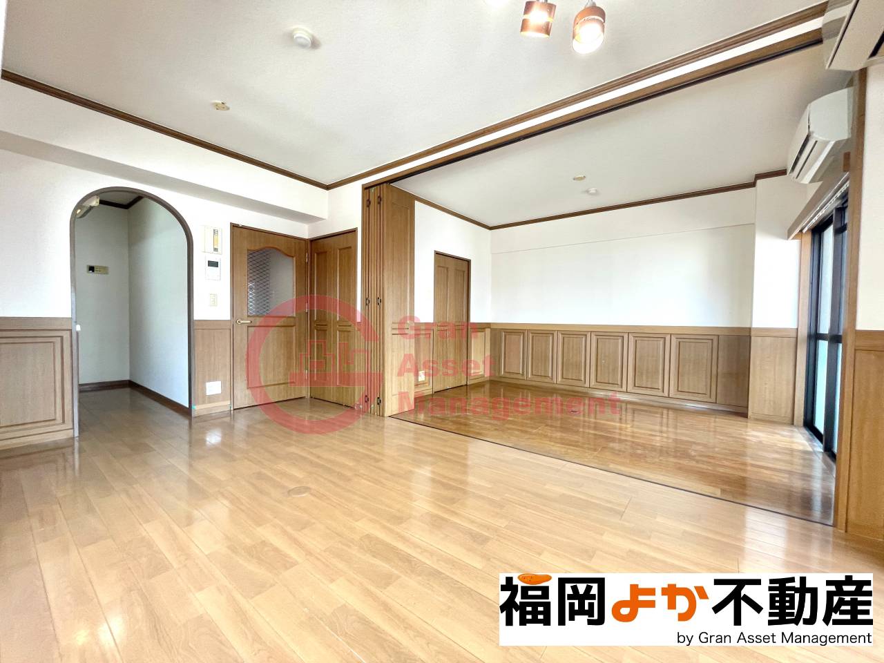 居室・リビング　こちらのリビングで趣味の時間をお楽しみください