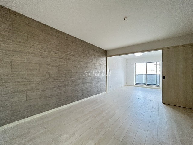 居室・リビング　洗練された清潔感漂う清楚な仕上がり