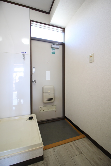 玄関　すっきりシンプルな玄関スペースです！