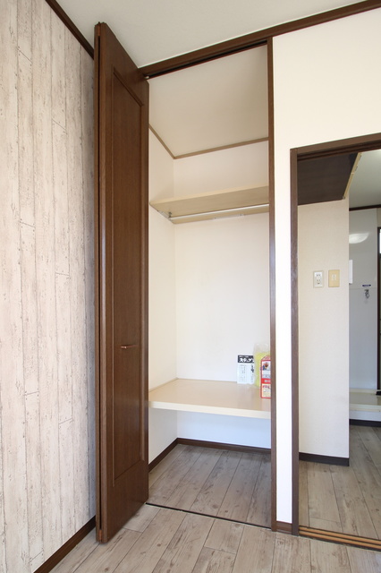 収納　埋め込みタイプなので、お部屋をすっきり見せることができます。