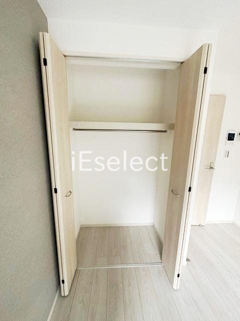 収納　長いコートもかけられるクローゼット