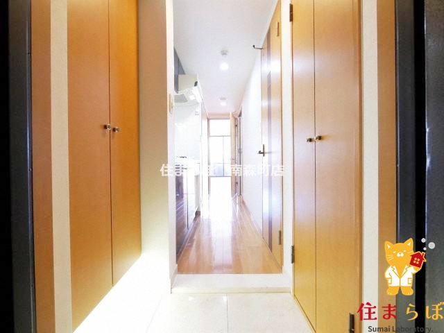 玄関　「気になったら、LINEで気軽に相談できますよ。」