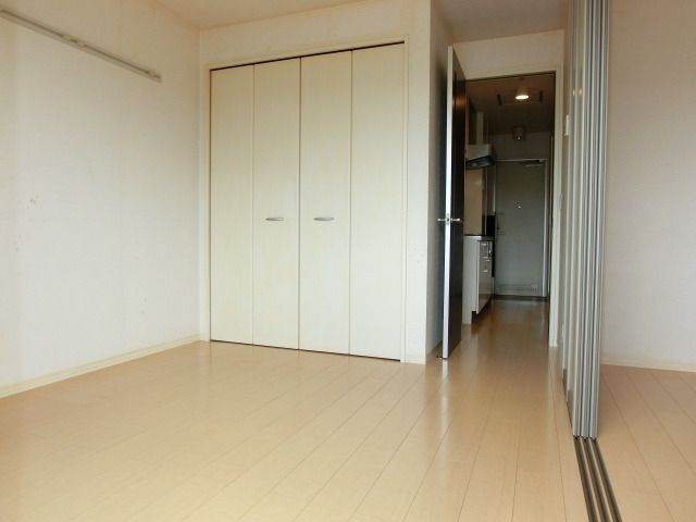 居室・リビング　日当り良好　間仕切り開放で8.5帖