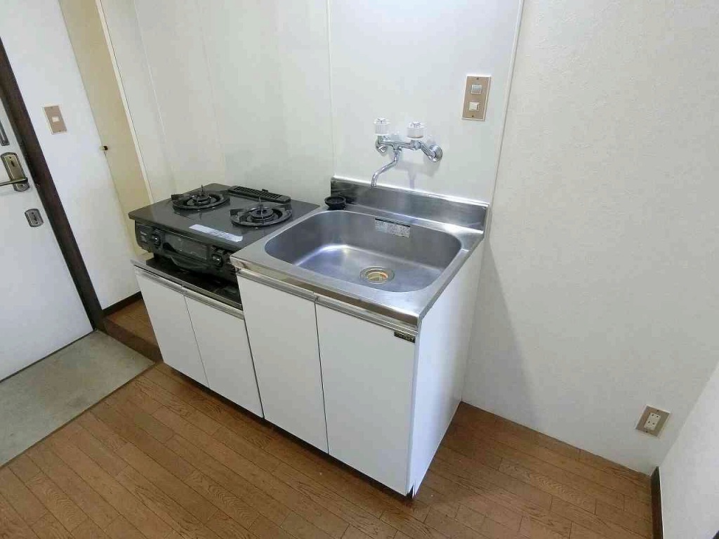 バス・シャワールーム　２口ガスコンロ付き（残置）
