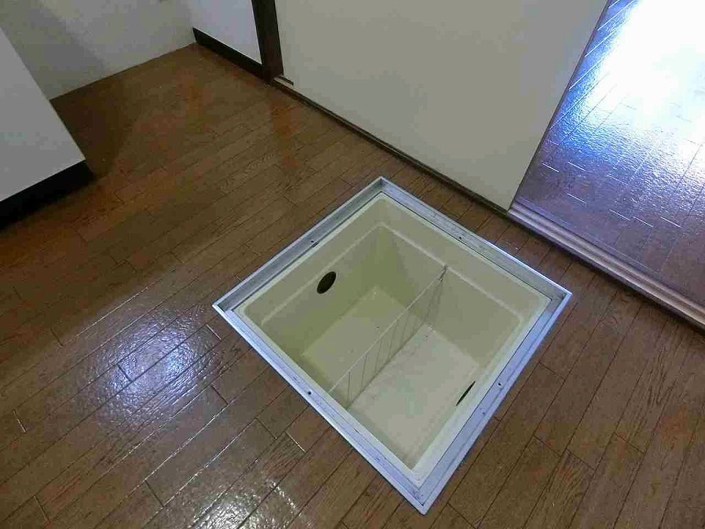 洗面設備　床下収納あります。