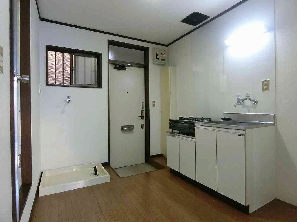 その他設備　冷蔵庫も置けて広めのキッチン