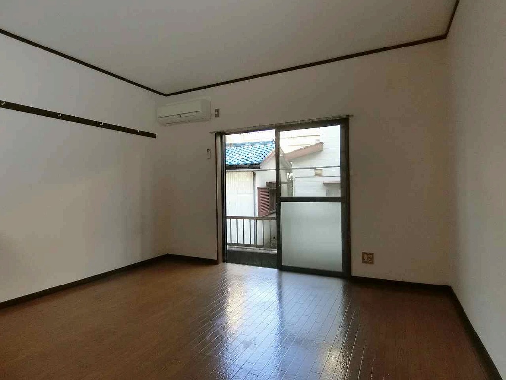 居室・リビング　東向き明るいお部屋です。