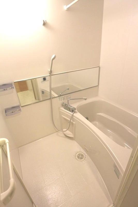 バス・シャワールーム　追い焚き、浴室乾燥機付き！
