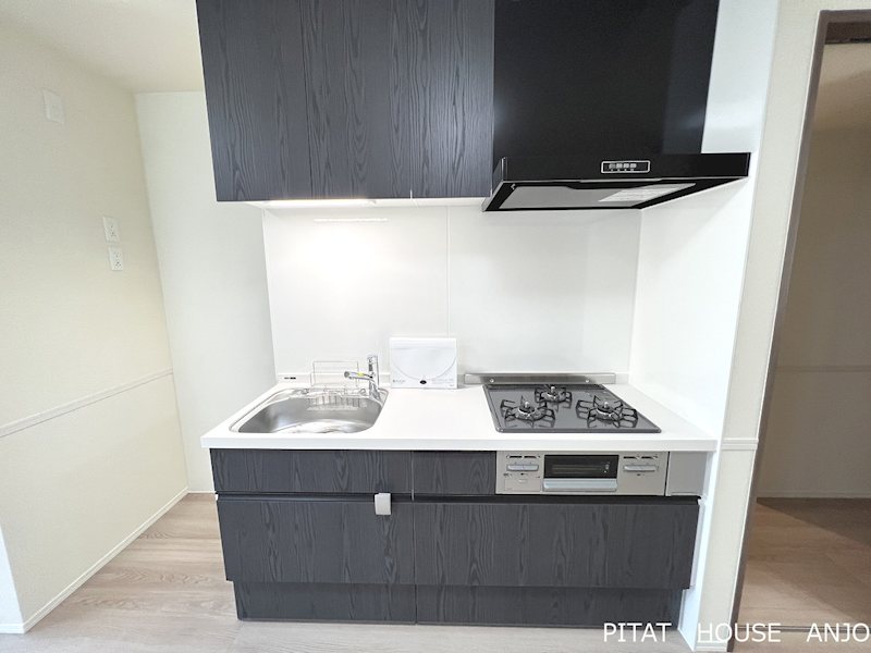 キッチン　同物件別部屋