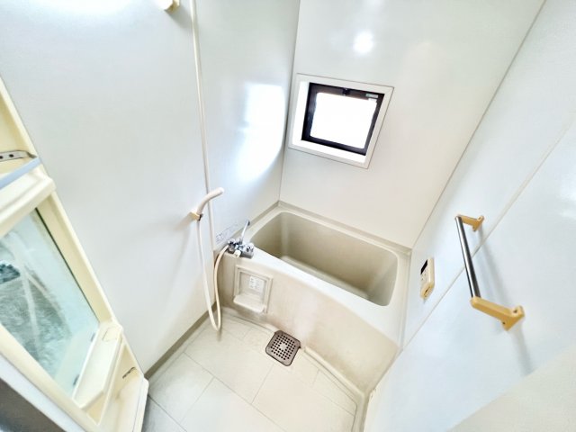 バス・シャワールーム　※別部屋参考写真