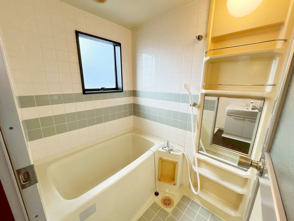 バス・シャワールーム　バス